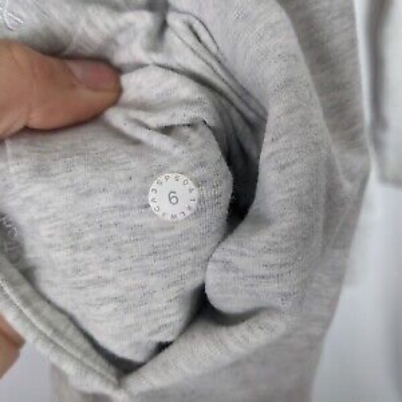 Lululemon go forward turtleneck sweater size 6 - Picture 11 of 12